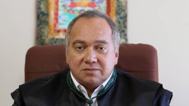 O juiz Flávio Roberto de Souza