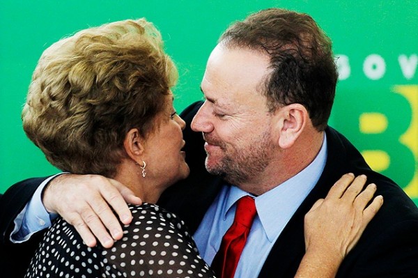 Dilma e Edinho na posse deste