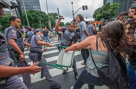 "Senta aqui, vamos conversar"