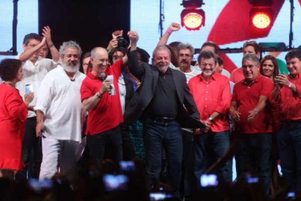 "O Partido da Globo, da Veja": Lula na comemoração do PT