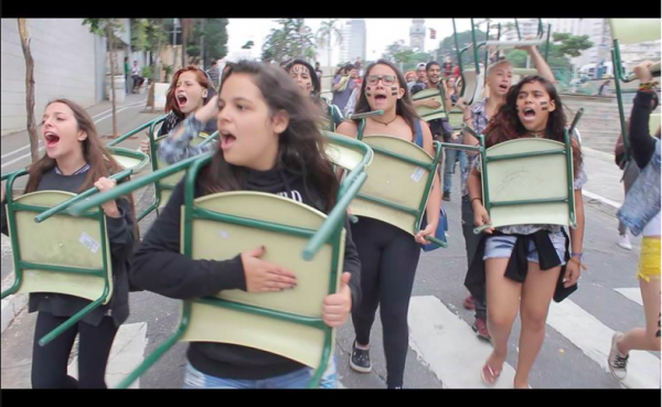 Cena do documentário ‘Acabou a paz, isto aqui vai virar o Chile - Escolas ocupadas em São Paulo’