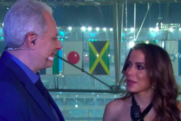 Anitta e um fiscal da Rio 2016