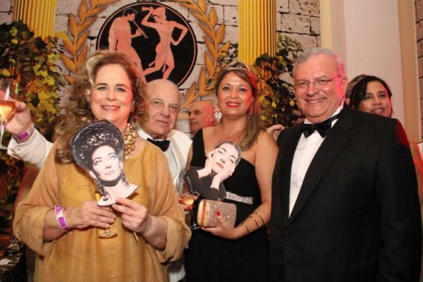 Hildegard Angel: “Nunca esqueci o olhar do embaixador grego Kyriakos Amiridis para sua mulher”