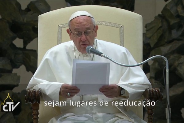 VÍDEO: Papa Francisco convida a rezar pelas vítimas do massacre de Manaus