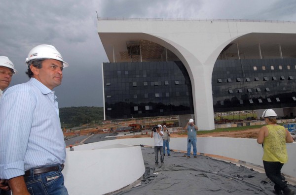 Aécio na Cidade Administrativa em Minas
