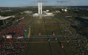 Democracia em Vertigem