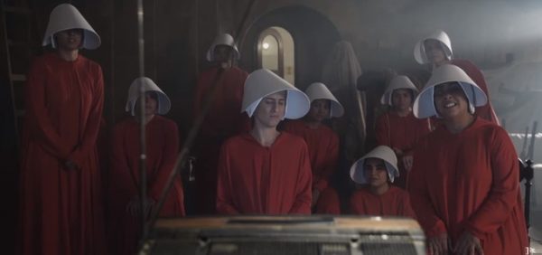 Atrizes do Porta dos Fundos interpretam aias de Handmaid's Tale 