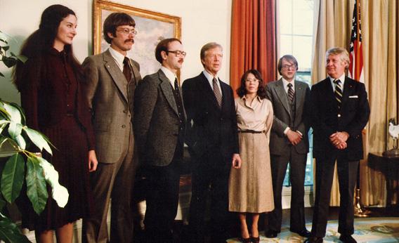 O seis reféns que escaparam da embaixada em 1979, com o presidente Jimmy Carter