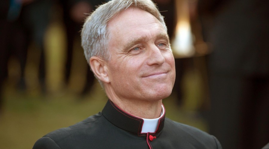 Archbishop-Georg-Ganswein-900x500.jpg