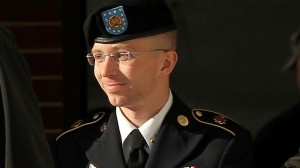 Manning foi rechaçado pelo NY Times e pelo Washington Post