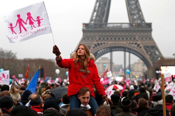 Protestos inflamados em Paris