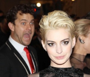 joshua-jackson-anne-hathaway