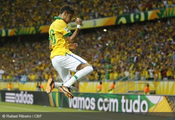 Neymar fez um gol de falta e quase nada mais