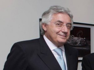 Afif-diz-que-não-se-constrange-em-servir