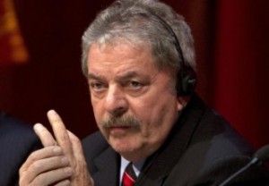 Lula-da-Silva-en-Barcelona-2-e1355869032242-655x4561-320x222