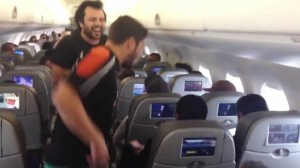 O bullying de Feliciano no avião