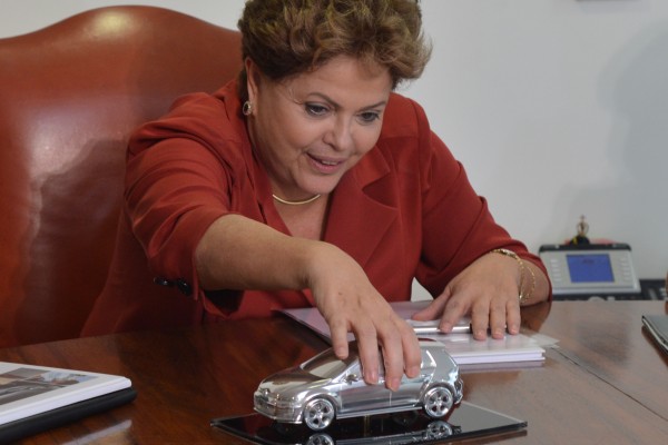 presidenta Dilma Rousseff recebe o presidente da Volkswagen do Brasil e presidente da Câmara de Comércio e Indústria Brasil-Alemanha, Thomas Schmall