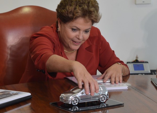 presidenta Dilma Rousseff recebe o presidente da Volkswagen do Brasil e presidente da Câmara de Comércio e Indústria Brasil-Alemanha, Thomas Schmall