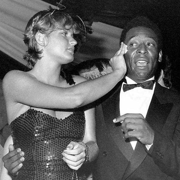 Pelé com Xuxa, quando namoravam no início da carreira dela