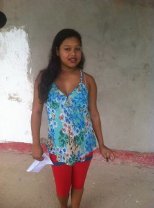 Suzana Silva, 15 anos, gravida de 8 meses aguarda para fazer prenatal