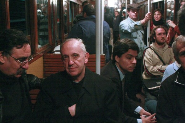 Bergoglio, aka papa Francisco, quando cardeal no metrô de Buenos Aires