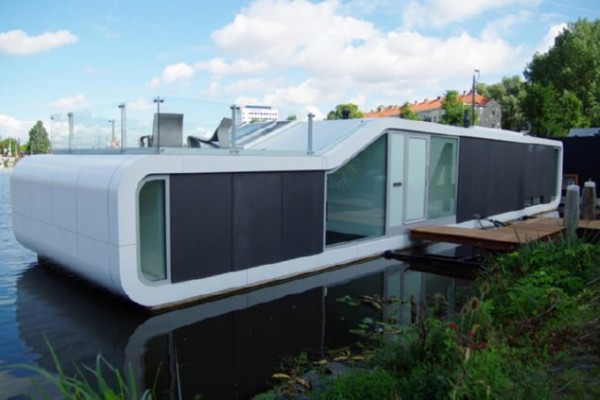 FLOATING HOUSE