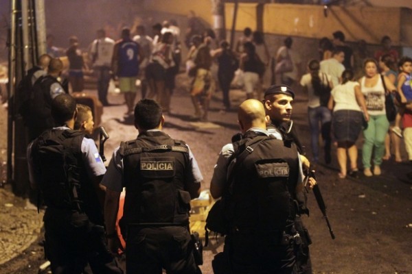Protesto dos moradores do morro Pavão-Pavãozinho