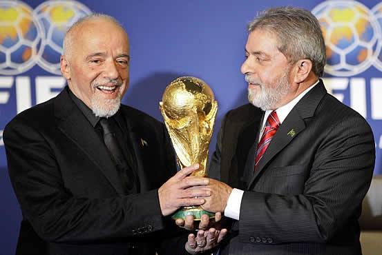 Em 2007, Paulo Coelho não achava a Copa tão ruim