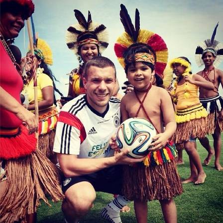 Podolski e os pataxós