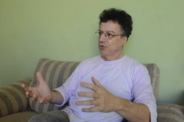 O professor Malaguti, da Universidade Federal do Espírito Santo