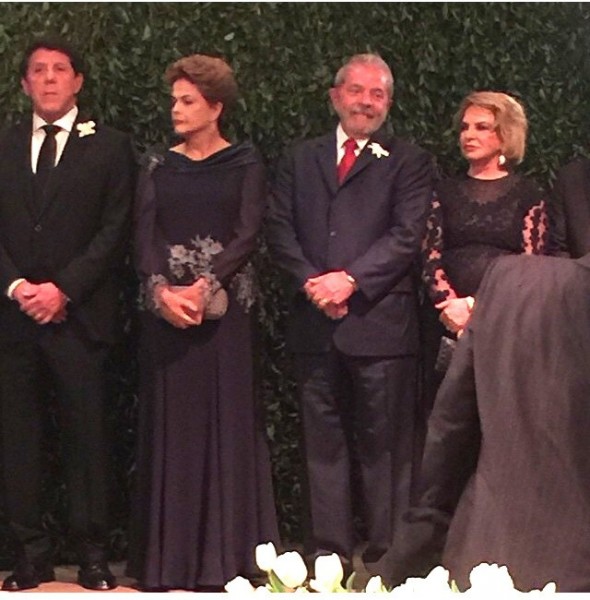 Lula e Dilma, padrinhos, no altar