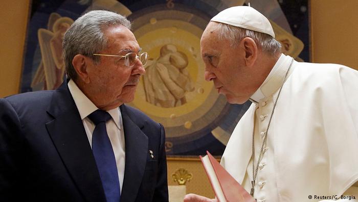 Raúl Castro e o papa