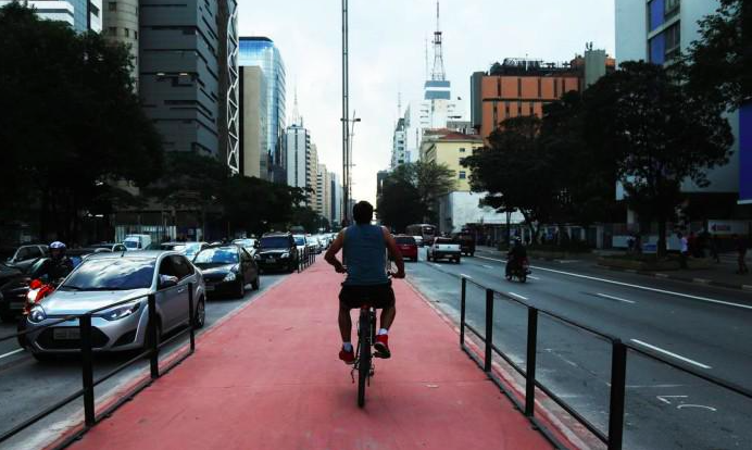 Pedalando ca Caloi a poupança nunca doi