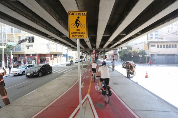 A ciclovia sob o Minhocão