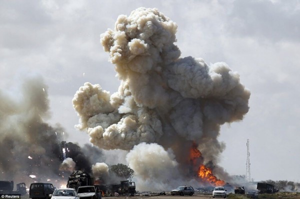 Bombardeio francês em Raqqa, na Síria