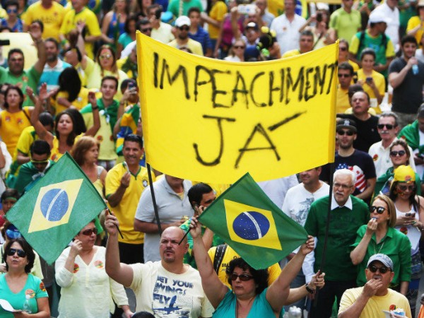 protesto impeachment