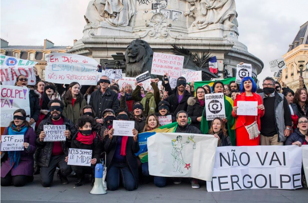 Manifestação do MD18 em 25 de março, na Praça da République. Foto de Fábio Fagu Costa