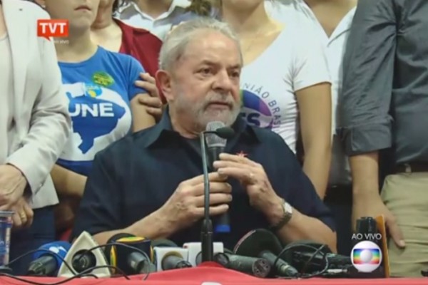 A jararaca está viva: Lula na coletiva pós-depoimento