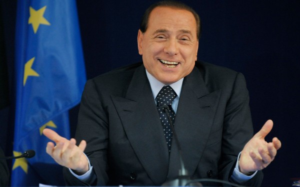 A Operação Mãos Limpas resultou em Berlusconi