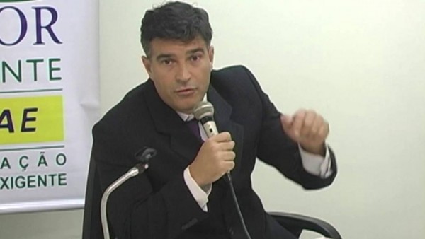 Cássio Conserino
