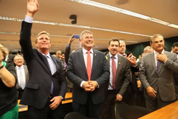 Dário Berger, do PMDB de Santa Catarina, no rompimento do partido com o governo