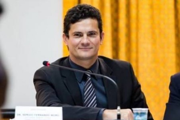 Qualquer semelhança não é mera coincidência