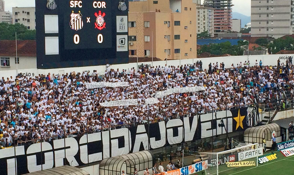 Faixa no jogo Corinthians e Santos na Vila Belmiro, dia 6 de março