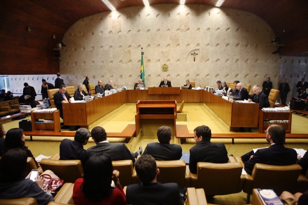 O STF afasta Cunha depois de ele virtualmente destruir o país