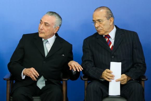 Sem Padilha, a solidão política de Temer chega ao nível da calamidade