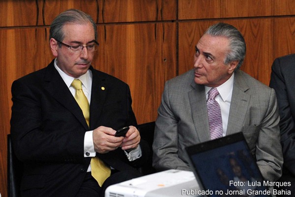 "Espera aí que eu vou falar pro cara da OAS que você leva o baralho e o tênis"