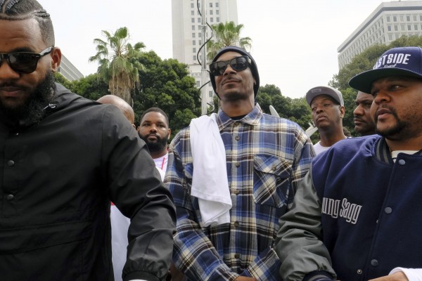Snoop Dogg em caminhada de apoio à polícia