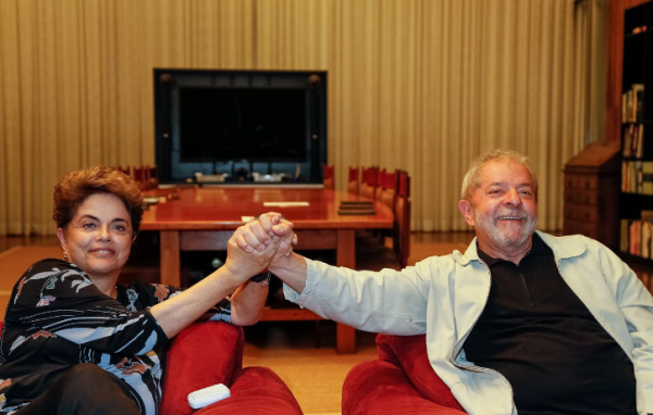Dilma e Lula no Palácio da Alvorada no domingo, 28 de agosto