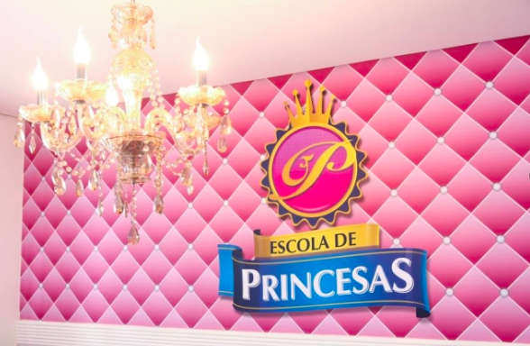 Uma "Escola de Princesas" foi aberta em Uberlândia (MG)