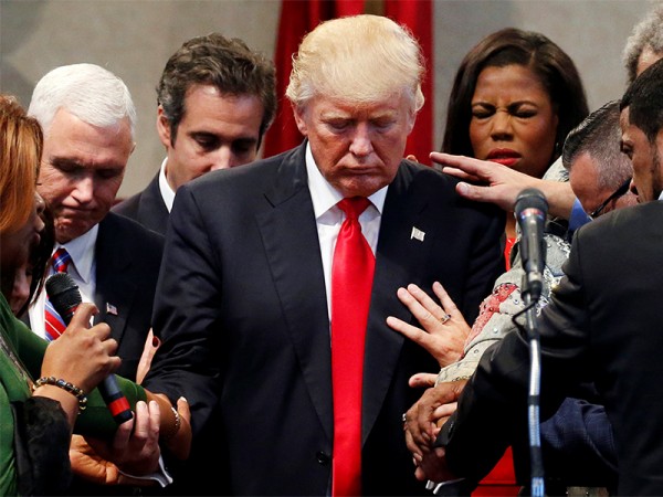 Trump recebe as bênçãos de evangélicos em Ohio (REUTERS/Jonathan Ernst)